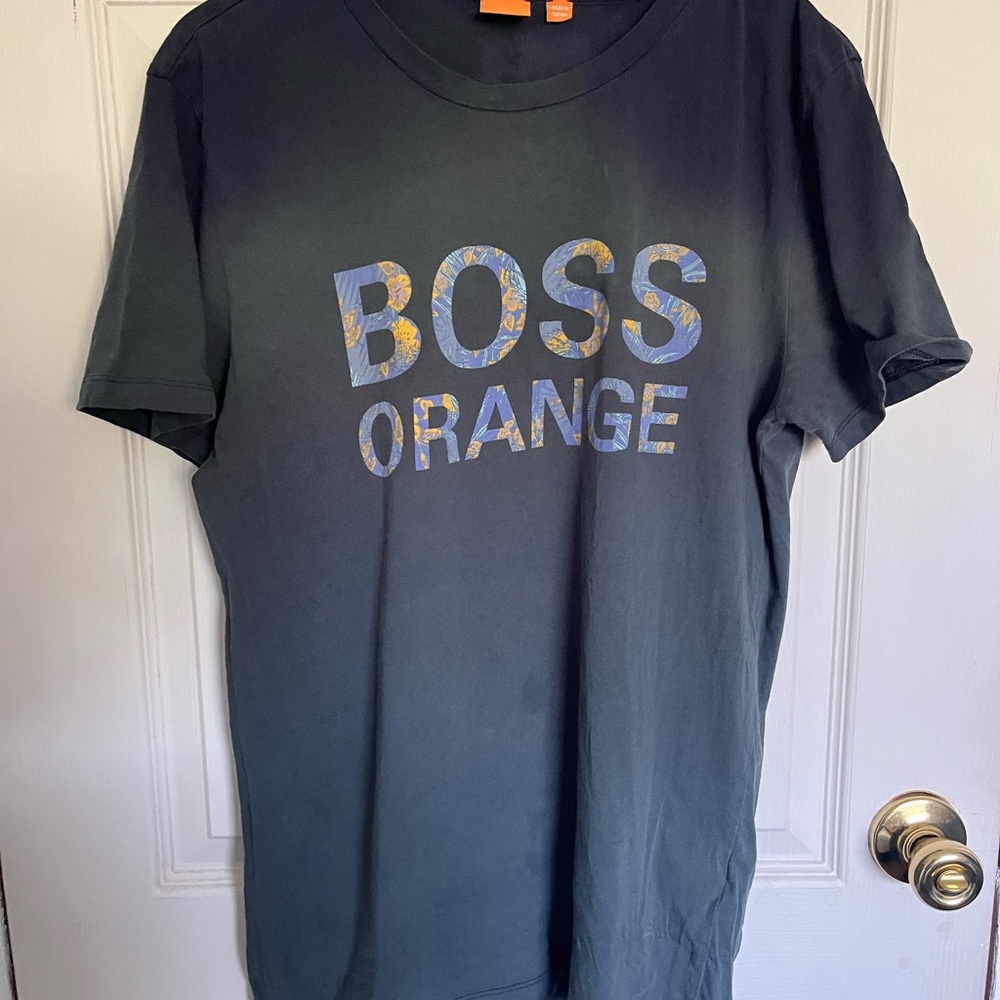 BOSS ORANGE Men's Dark Gray Graphic Tee